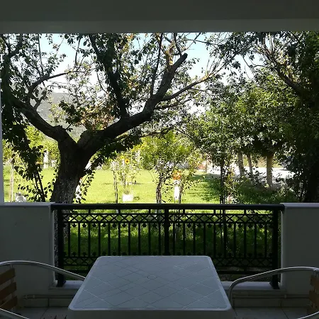 Yiota アパート アリケス